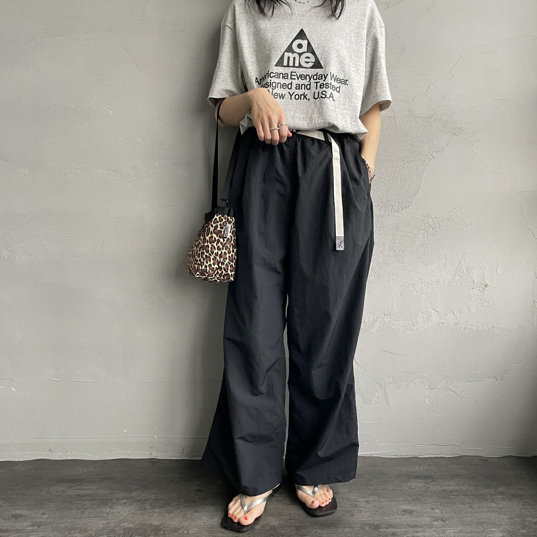 GRAMiCCi [グラミチ] 別注 2タックタッサーナイロンワイドパンツ [GUP5-S2050-JF] BLACK &&モデル身長：160cm 着用サイズ：S&&