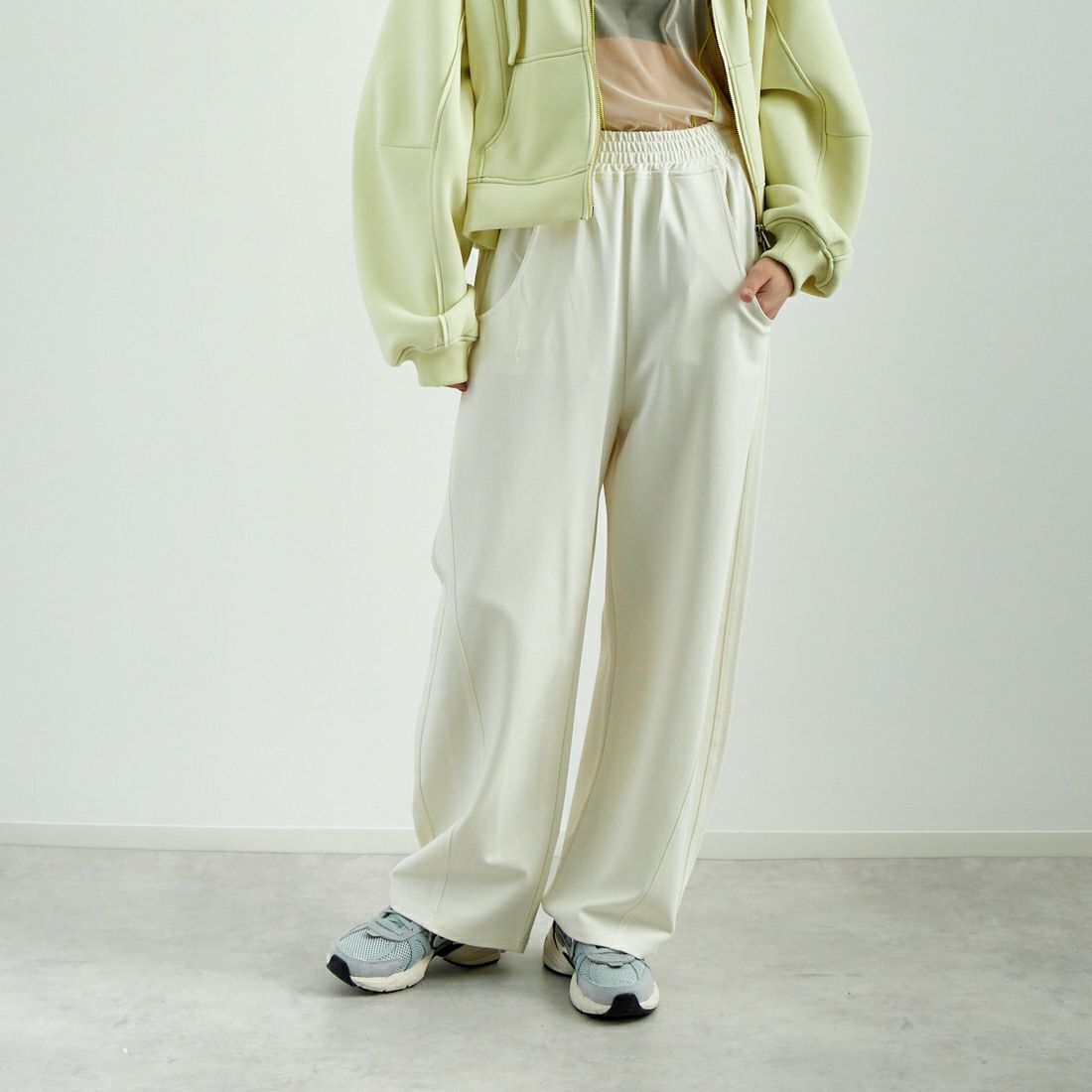 031 ｵﾌﾎﾜｲﾄ&&モデル身長：167cm 着用サイズ：F&&