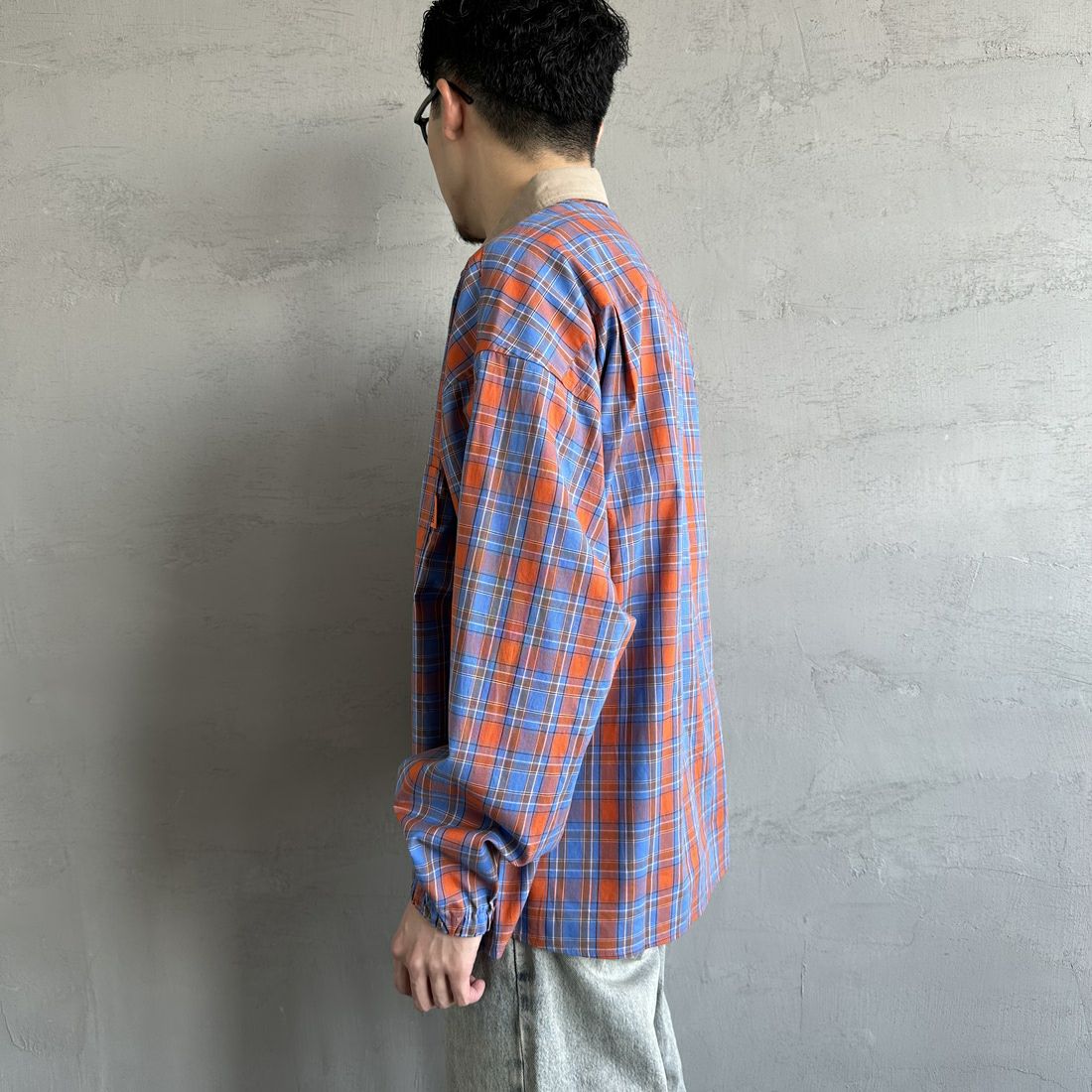 UNIVERSAL OVERALL [ユニバーサルオーバーオール] 別注 ビッグシルエットパジャマシャツ [U2511100IN-JF] BRN CHECK &&モデル身長：168cm 着用サイズ：M&&