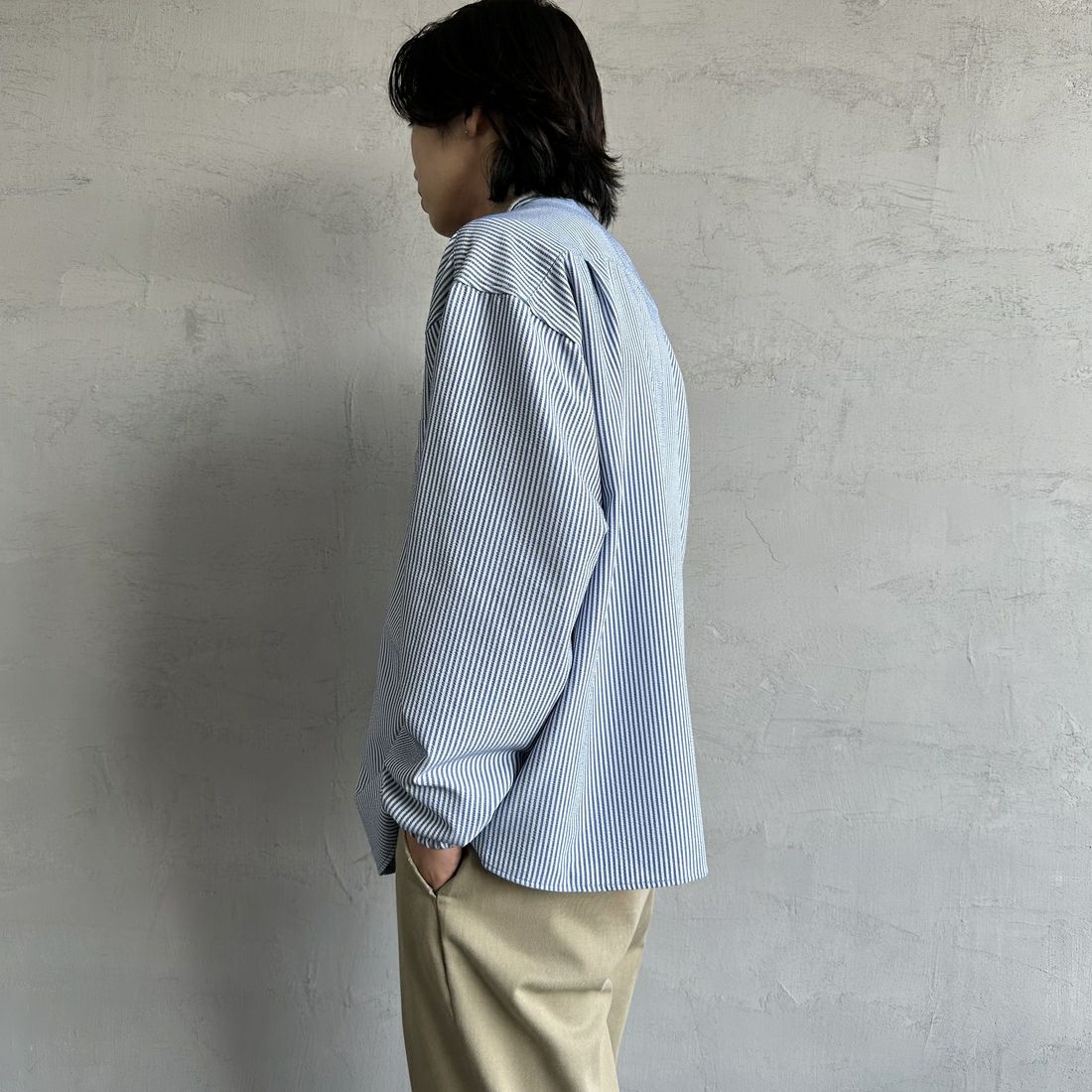 UNIVERSAL OVERALL [ユニバーサルオーバーオール] 別注 ビッグシルエットパジャマシャツ [U2511100IN-JF] BLU SUCKER &&モデル身長：179cm 着用サイズ：M&&