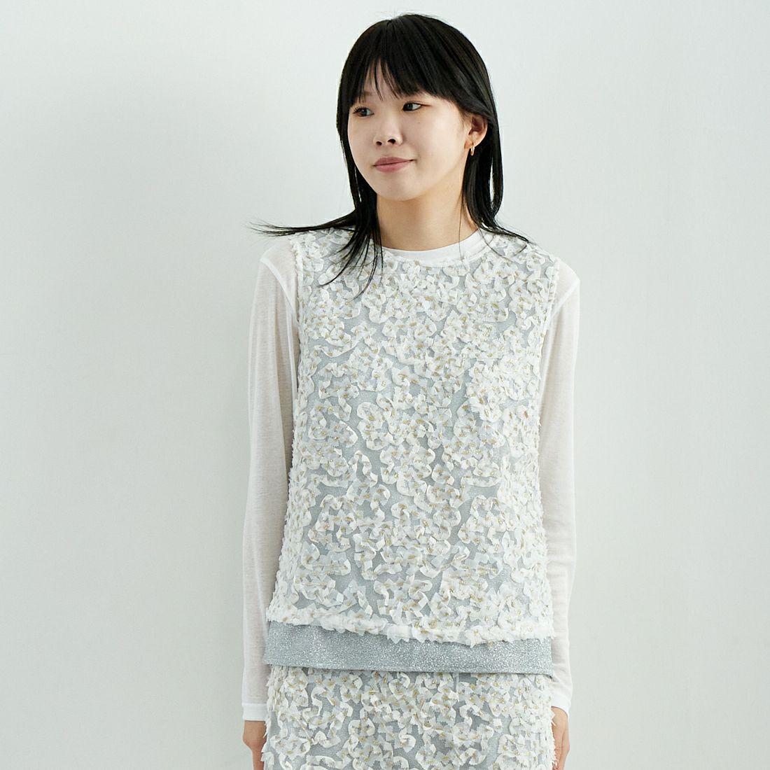 USINE [ユジーヌ] モチーフ柄バックリボントップス [2510601] OFF WHITE &&モデル身長：167cm 着用サイズ：F&&