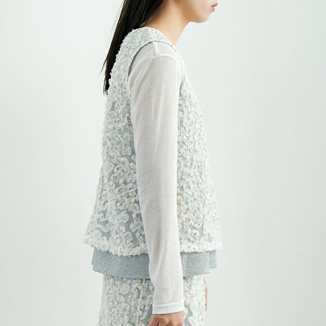 USINE [ユジーヌ] モチーフ柄バックリボントップス [2510601] OFF WHITE &&モデル身長：167cm 着用サイズ：F&&