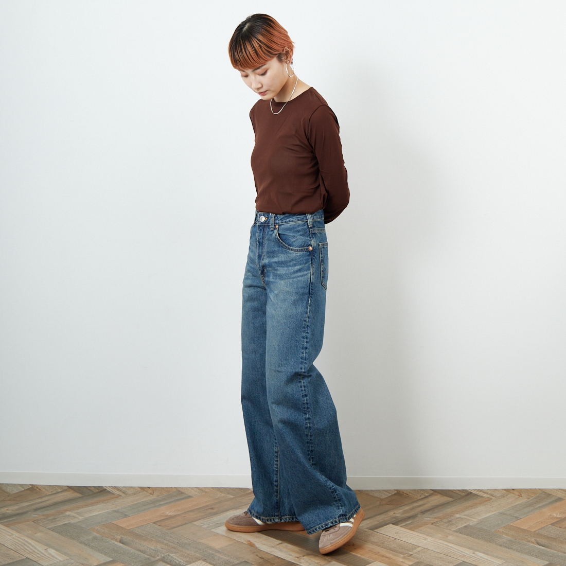 SOMETHING [サムシング] LISA ヴィンテージワイドデニムパンツ [SEA10] 40 MID BLU &&モデル身長：160cm 着用サイズ：S&&