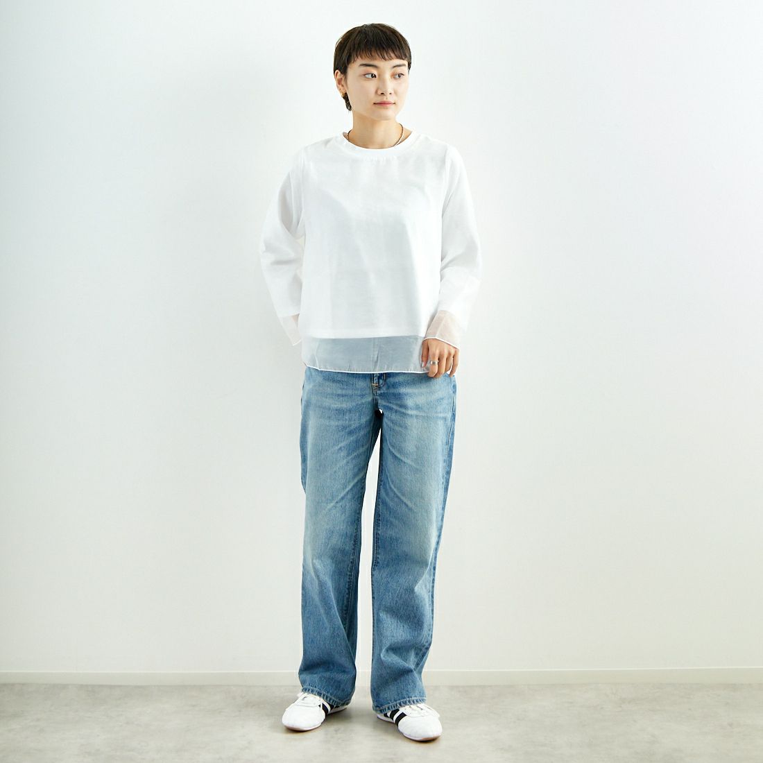 SOMETHING [サムシング] ドレスアップストレートデニムパンツ [SA1003] 66 L.BLUE &&モデル身長：160cm 着用サイズ：S&&