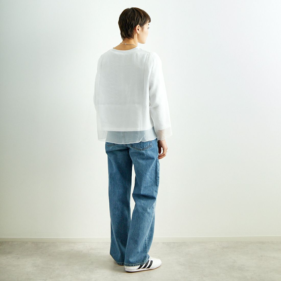 SOMETHING [サムシング] ドレスアップストレートデニムパンツ [SA1003] 66 L.BLUE &&モデル身長：160cm 着用サイズ：S&&