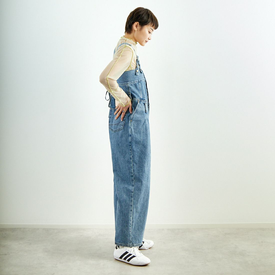 SOMETHING [サムシング] レースアップサロペット [SA1903] 94 L.BLUE &&モデル身長：160cm 着用サイズ：F&&