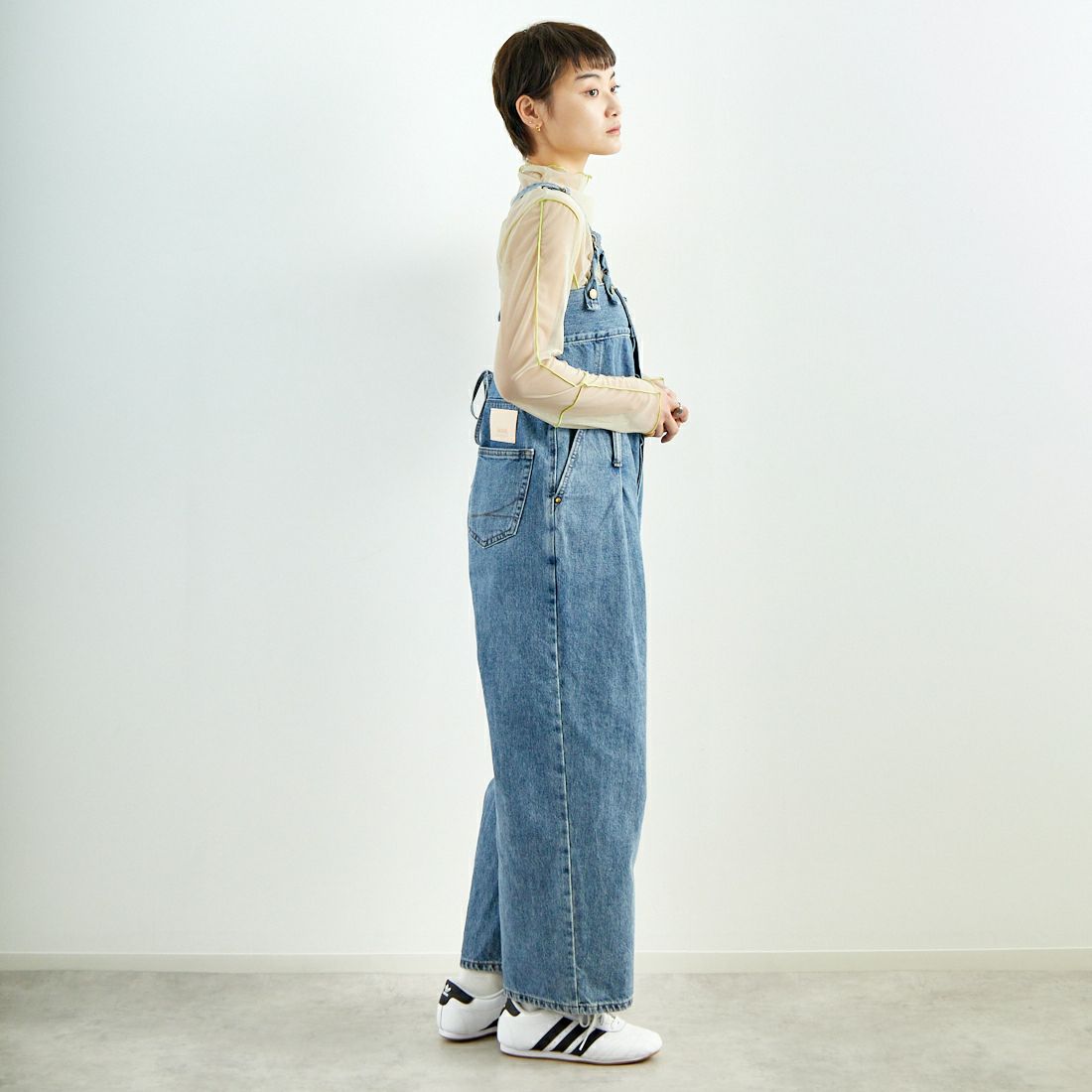 SOMETHING [サムシング] レースアップサロペット [SA1903] 94 L.BLUE &&モデル身長：160cm 着用サイズ：F&&