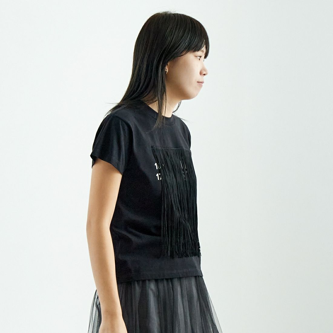 MM6 Maison Margiela [エムエムシックス メゾン マルジェラ] ショートスリーブフリンジTシャツ [S52GC0332-M20048] 900 BLACK &&モデル身長：167cm 着用サイズ：S&&