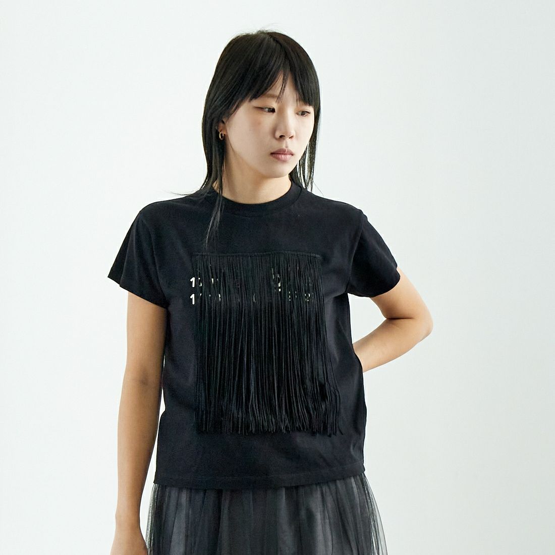 MM6 Maison Margiela [エムエムシックス メゾン マルジェラ] ショートスリーブフリンジTシャツ [S52GC0332-M20048] 900 BLACK &&モデル身長：167cm 着用サイズ：S&&