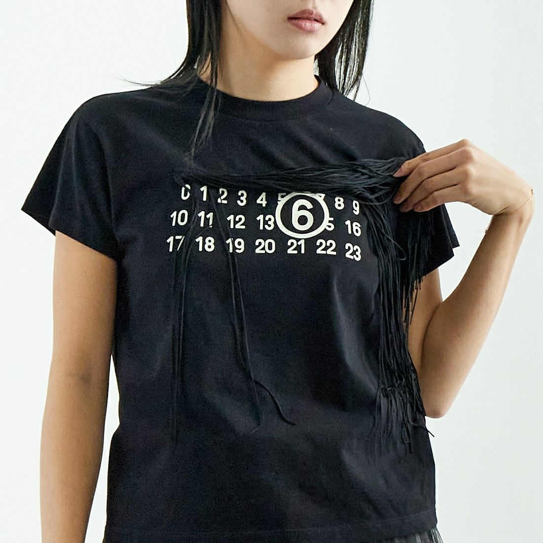 MM6 Maison Margiela [エムエムシックス メゾン マルジェラ] ショートスリーブフリンジTシャツ [S52GC0332-M20048] 900 BLACK &&モデル身長：167cm 着用サイズ：S&&