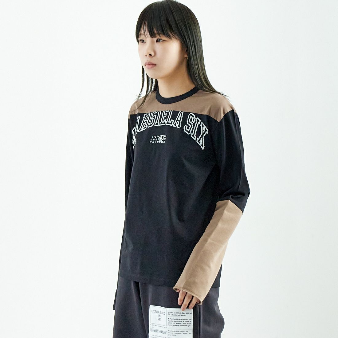 MM6 Maison Margiela [エムエムシックス メゾン マルジェラ] ロングスリーブパネル切替Tシャツ [SH0NH0010-S24312] 900 BLACK &&モデル身長：167cm 着用サイズ：XS&&