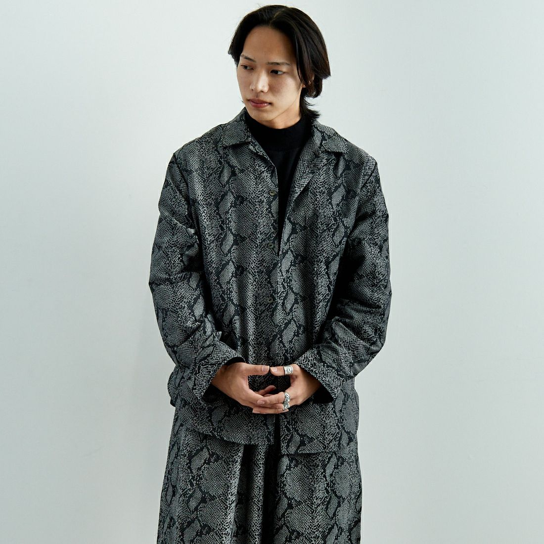 B GREY&&モデル身長：179cm 着用サイズ：L&&