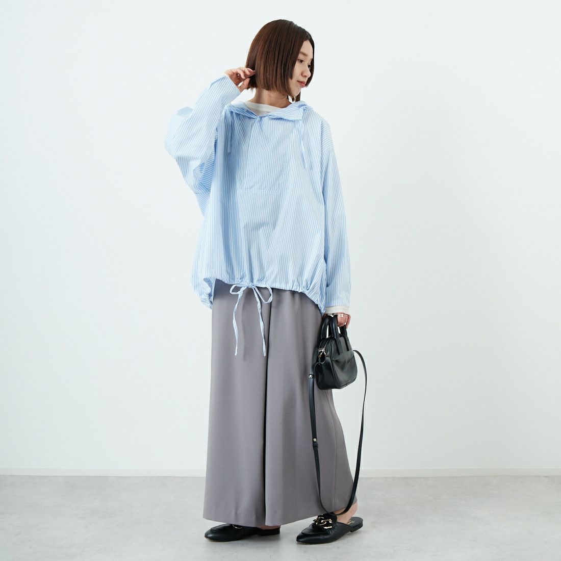 mizuiro ind [ミズイロインド] 別注 ストライプ柄 フード付きプルオーバーシャツブラウス [50040-JF] L.BLUE&&モデル身長：158cm 着用サイズ：F&&