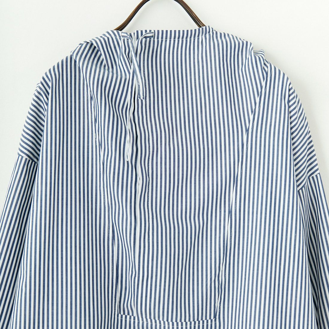 mizuiro ind [ミズイロインド] 別注 ストライプ柄 フード付きプルオーバーシャツブラウス [50040-JF] NAVY