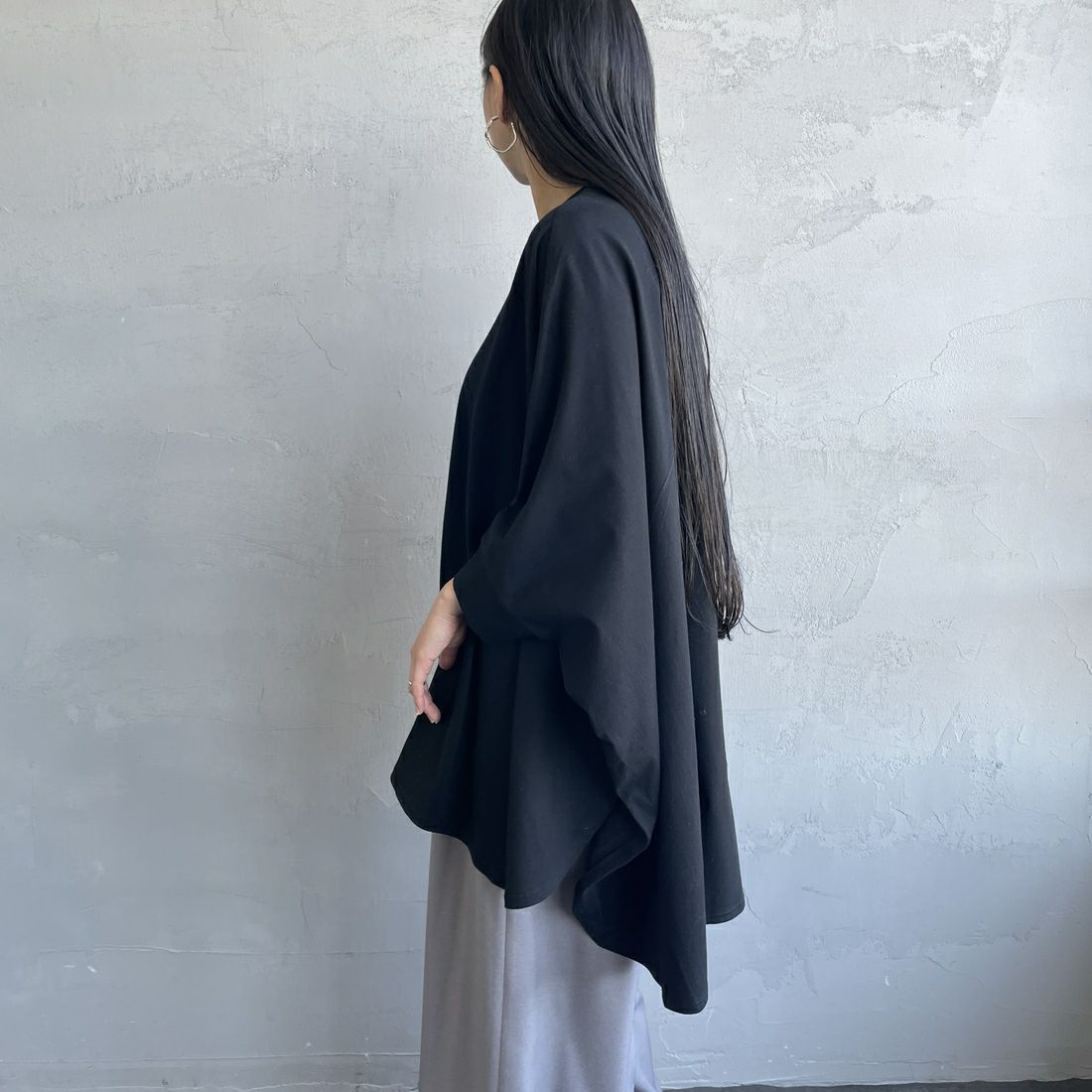 mizuiro ind [ミズイロインド] 別注 ワイドシルエット コクーンTシャツ [50041-JF] BLACK&&モデル身長：156cm 着用サイズ：F&&