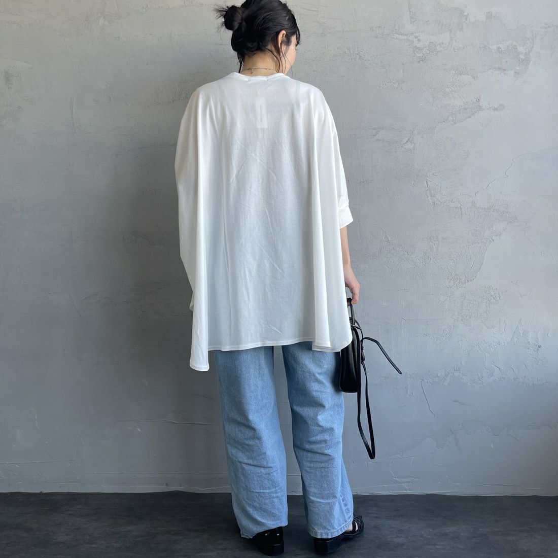 mizuiro ind [ミズイロインド] 別注 ワイドシルエット コクーンTシャツ [50041-JF] OFF WHITE&&モデル身長：160cm 着用サイズ：F&&