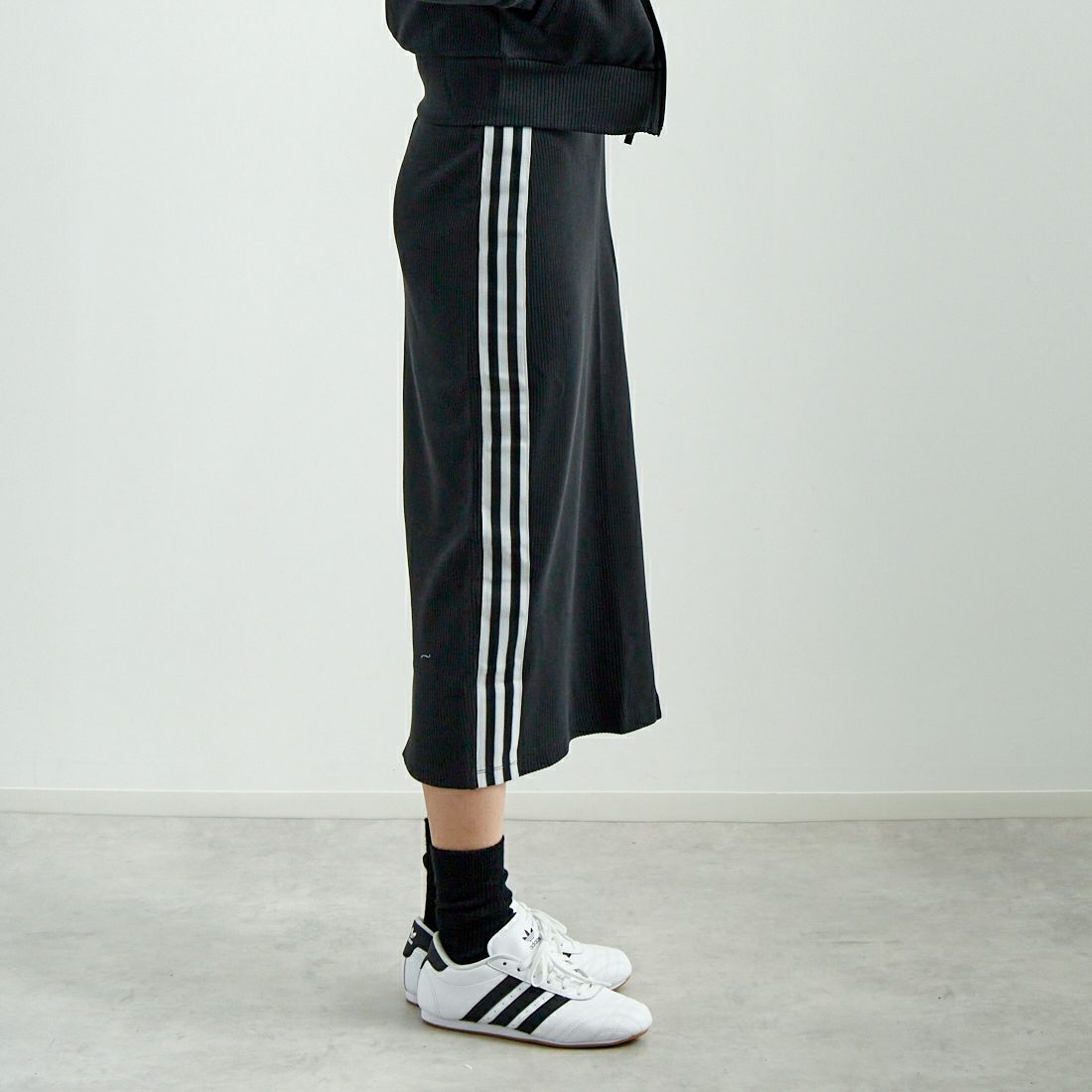 adidas Originals [アディダス オリジナルス] ニットスカート [JUJ62] IY7279 &&モデル身長：167cm 着用サイズ：M&&