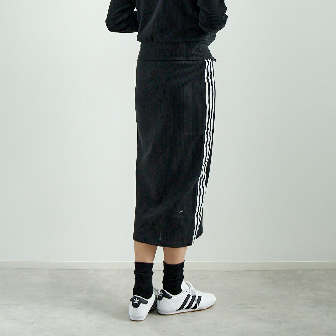adidas Originals [アディダス オリジナルス] ニットスカート [JUJ62] IY7279 &&モデル身長：167cm 着用サイズ：M&&