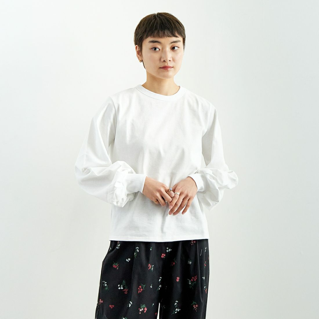 mizuiro ind [ミズイロインド] パフスリーブロングTシャツ [1-210069] 10 WHITE &&モデル身長：160cm 着用サイズ：F&&