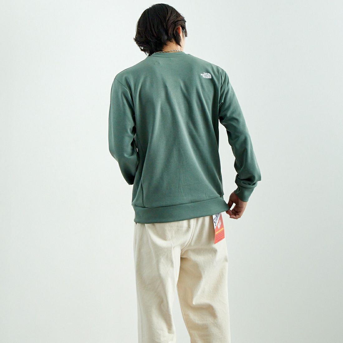 THE NORTH FACE [ザ ノースフェイス] モーションクルーネックスウェット [NT32496] DG &&モデル身長：179cm 着用サイズ：L&&