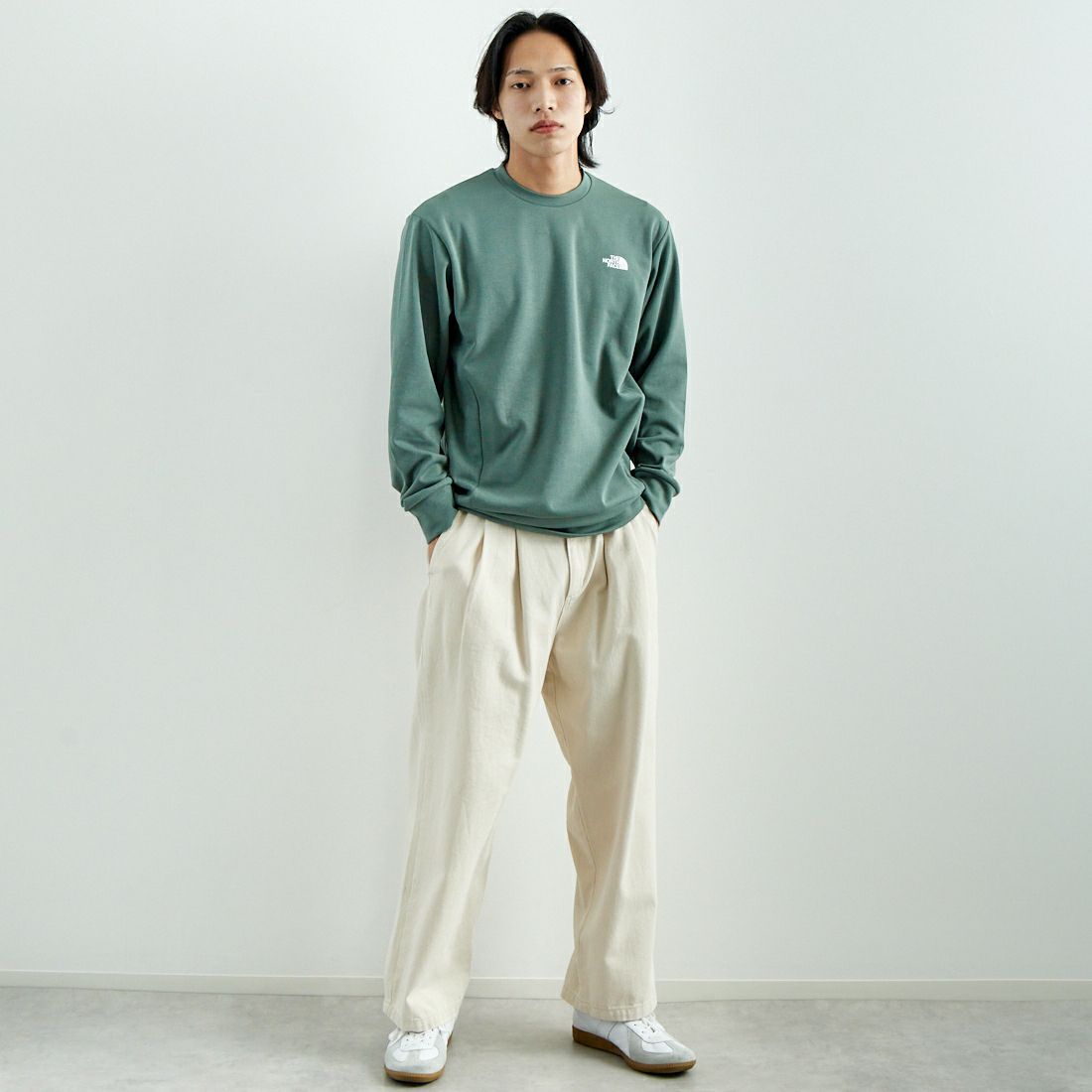 THE NORTH FACE [ザ ノースフェイス] モーションクルーネックスウェット [NT32496] DG &&モデル身長：179cm 着用サイズ：L&&