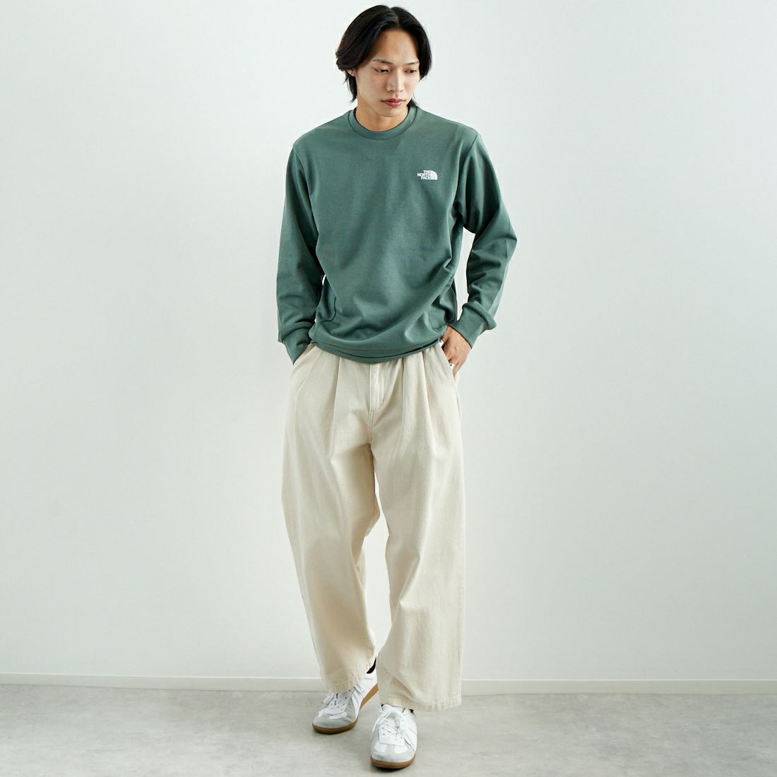 THE NORTH FACE [ザ ノースフェイス] モーションクルーネックスウェット [NT32496] DG &&モデル身長：179cm 着用サイズ：L&&