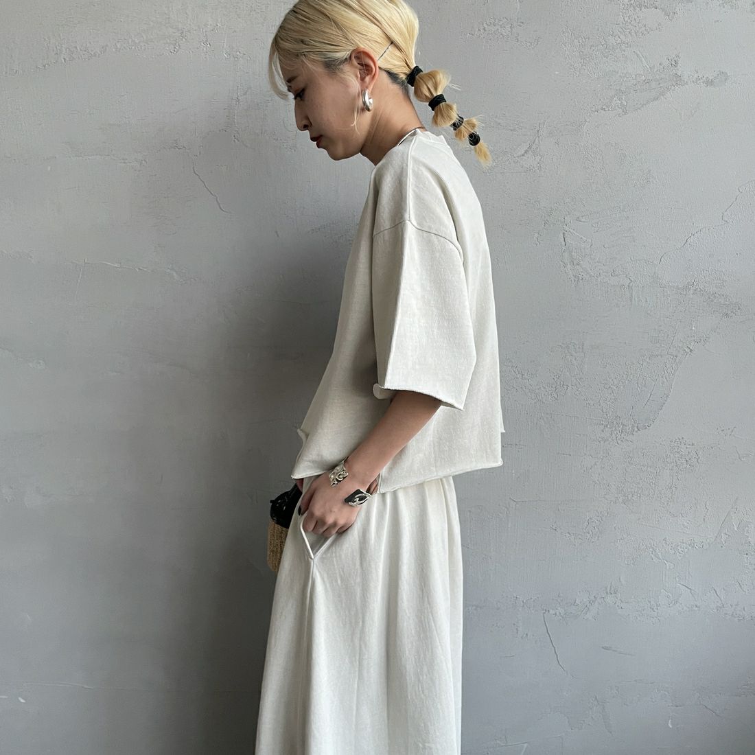 STAR&STRIPE [スターアンドストライプ] 別注 カットオフ ショート丈ワイドシルエットTシャツ [DDMD-095-JF] ASH GREY &&モデル身長：150cm 着用サイズ：F&&