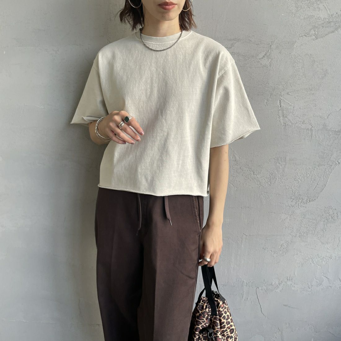 STAR&STRIPE [スターアンドストライプ] 別注 カットオフ ショート丈ワイドシルエットTシャツ [DDMD-095-JF] ASH GREY &&モデル身長：158cm 着用サイズ：F&&