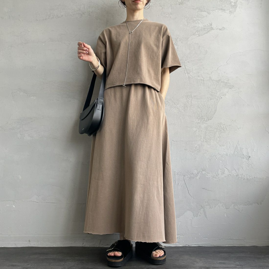 STAR&STRIPE [スターアンドストライプ] 別注 カットオフ ショート丈ワイドシルエットTシャツ [DDMD-095-JF] BROWN &&モデル身長：158cm 着用サイズ：F&&