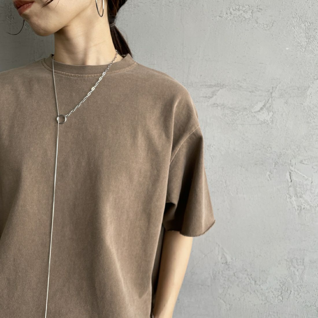 STAR&STRIPE [スターアンドストライプ] 別注 カットオフ ショート丈ワイドシルエットTシャツ [DDMD-095-JF] BROWN &&モデル身長：158cm 着用サイズ：F&&