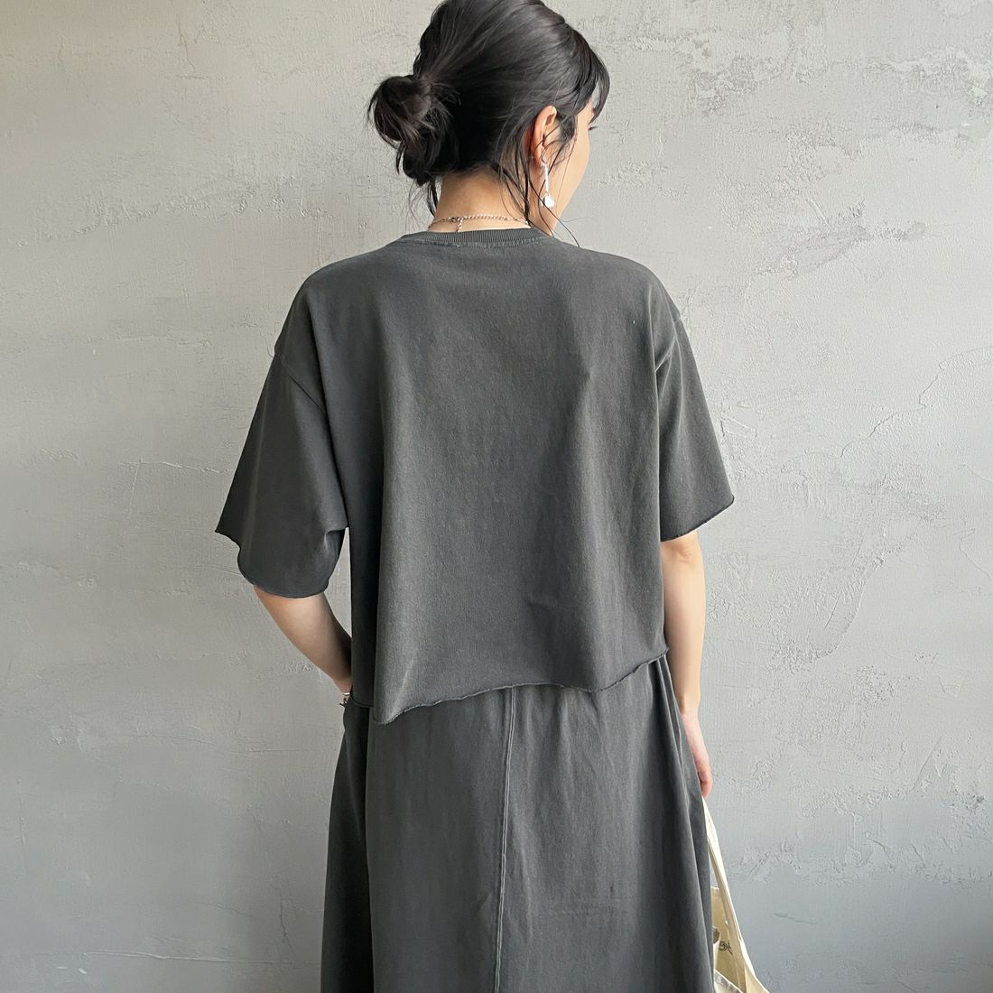 STAR&STRIPE [スターアンドストライプ] 別注 カットオフ ショート丈ワイドシルエットTシャツ [DDMD-095-JF] CHARCOAL &&モデル身長：160cm 着用サイズ：F&&
