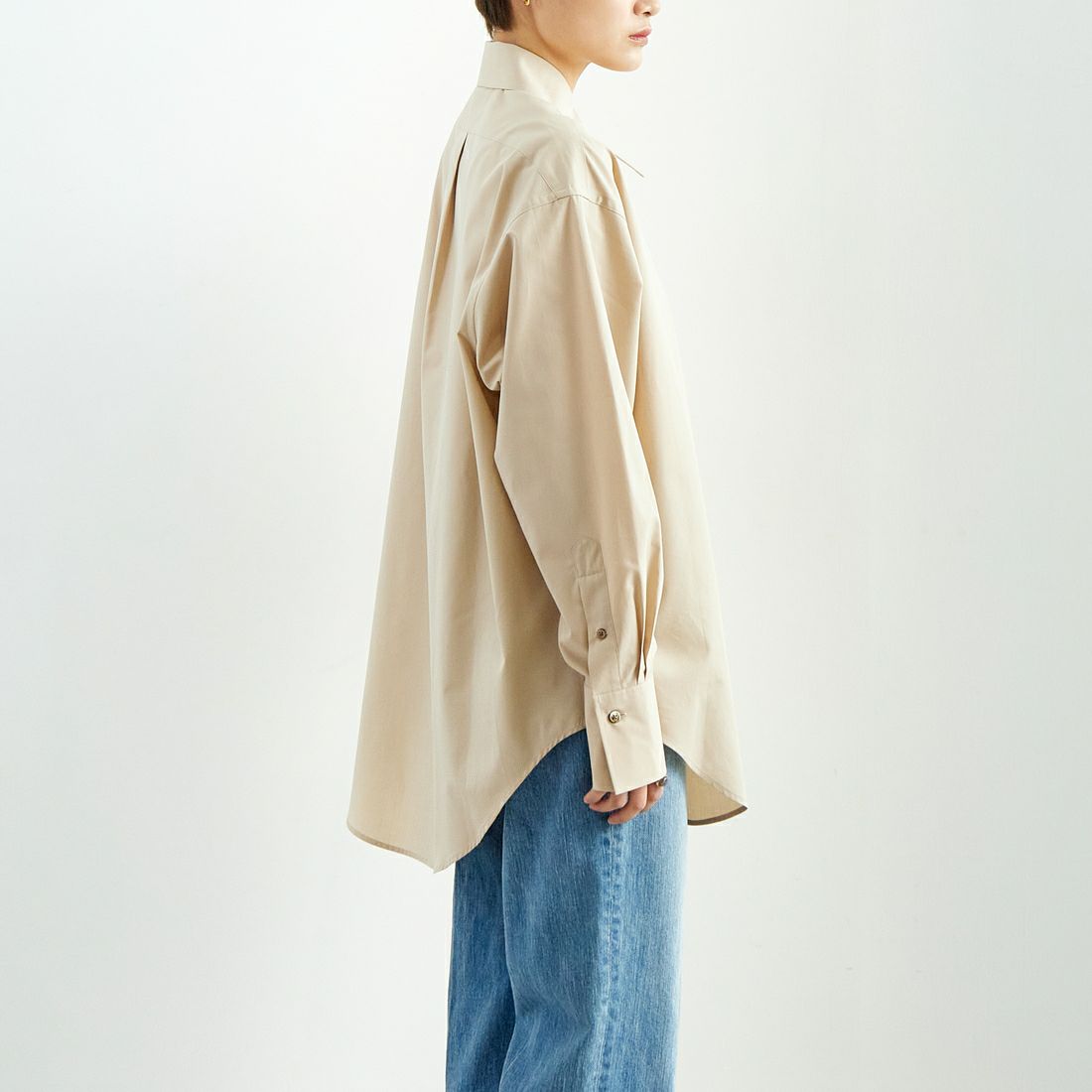 THE SHINZONE [ザ シンゾーン] ポインテッドカラーシャツ [25SMSBL05] 41 BEIGE &&モデル身長：160cm 着用サイズ：34&&