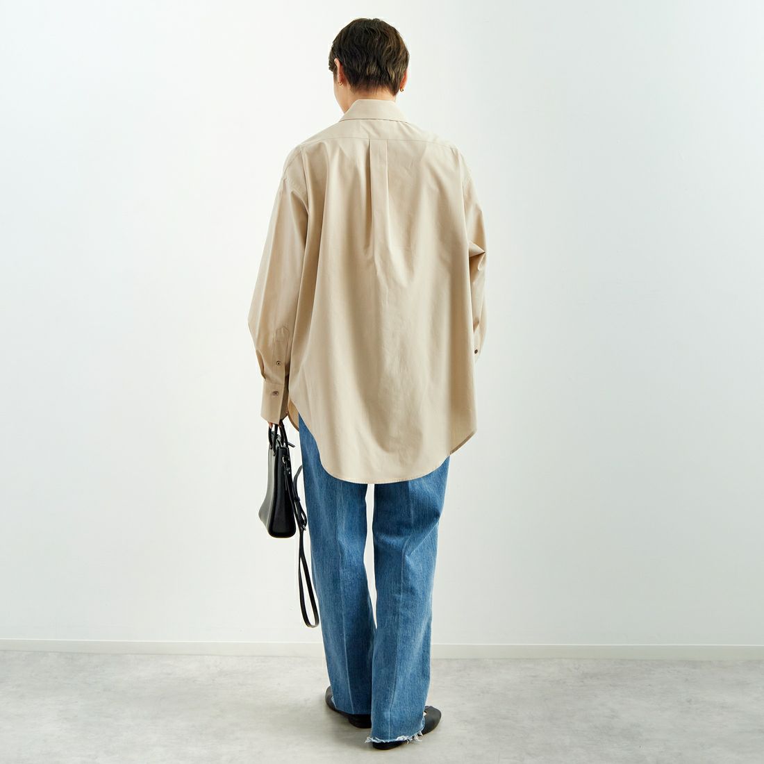 THE SHINZONE [ザ シンゾーン] ポインテッドカラーシャツ [25SMSBL05] 41 BEIGE &&モデル身長：160cm 着用サイズ：34&&