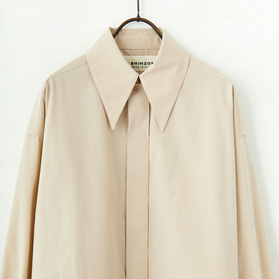 THE SHINZONE [ザ シンゾーン] ポインテッドカラーシャツ [25SMSBL05] 41 BEIGE