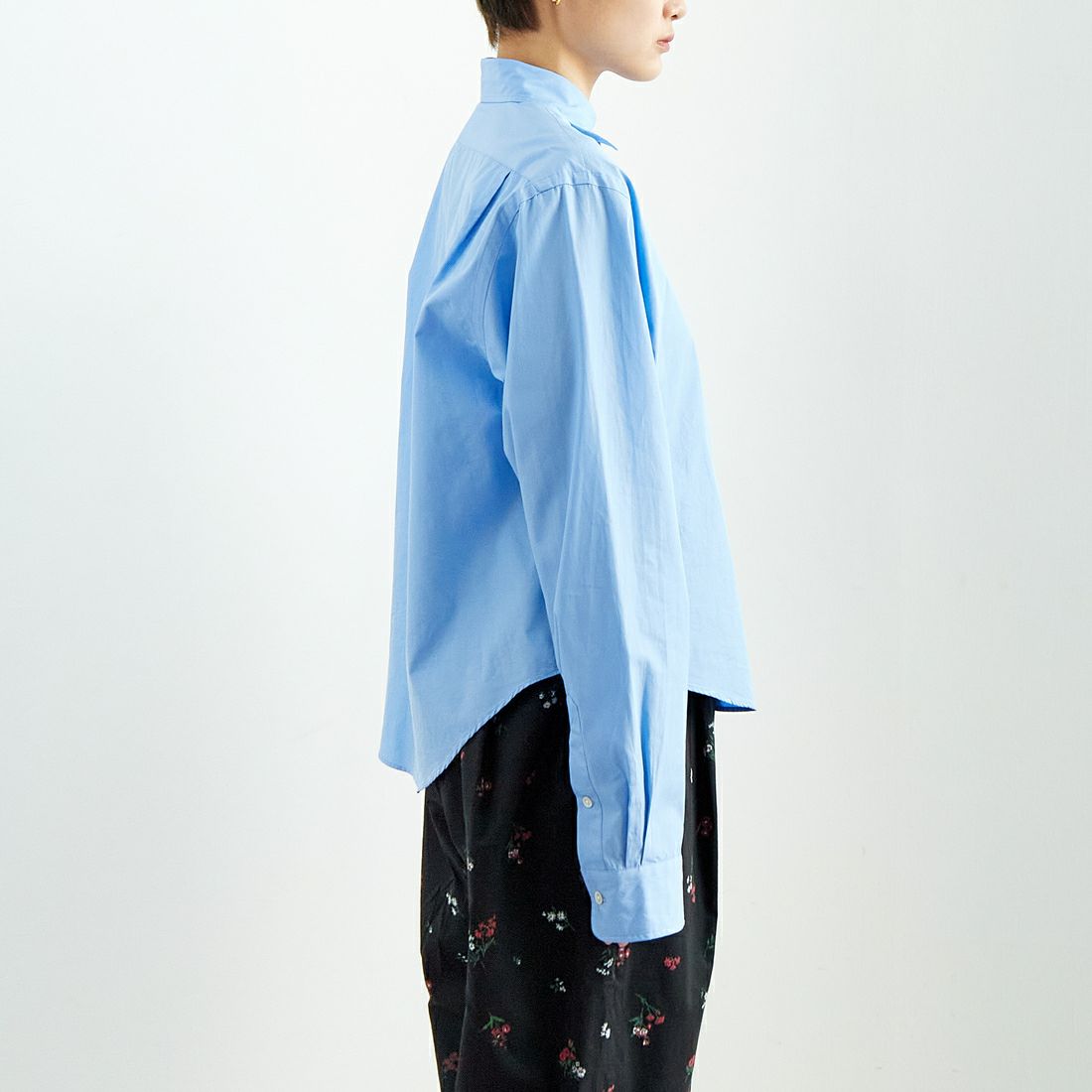 THE SHINZONE [ザ シンゾーン] ショートペックシャツ [25SMSBL12] 83 BLUE &&モデル身長：160cm 着用サイズ：F0&&