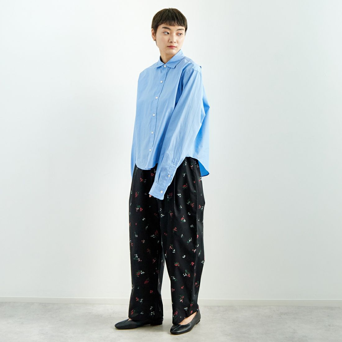 THE SHINZONE [ザ シンゾーン] ショートペックシャツ [25SMSBL12] 83 BLUE &&モデル身長：160cm 着用サイズ：F0&&