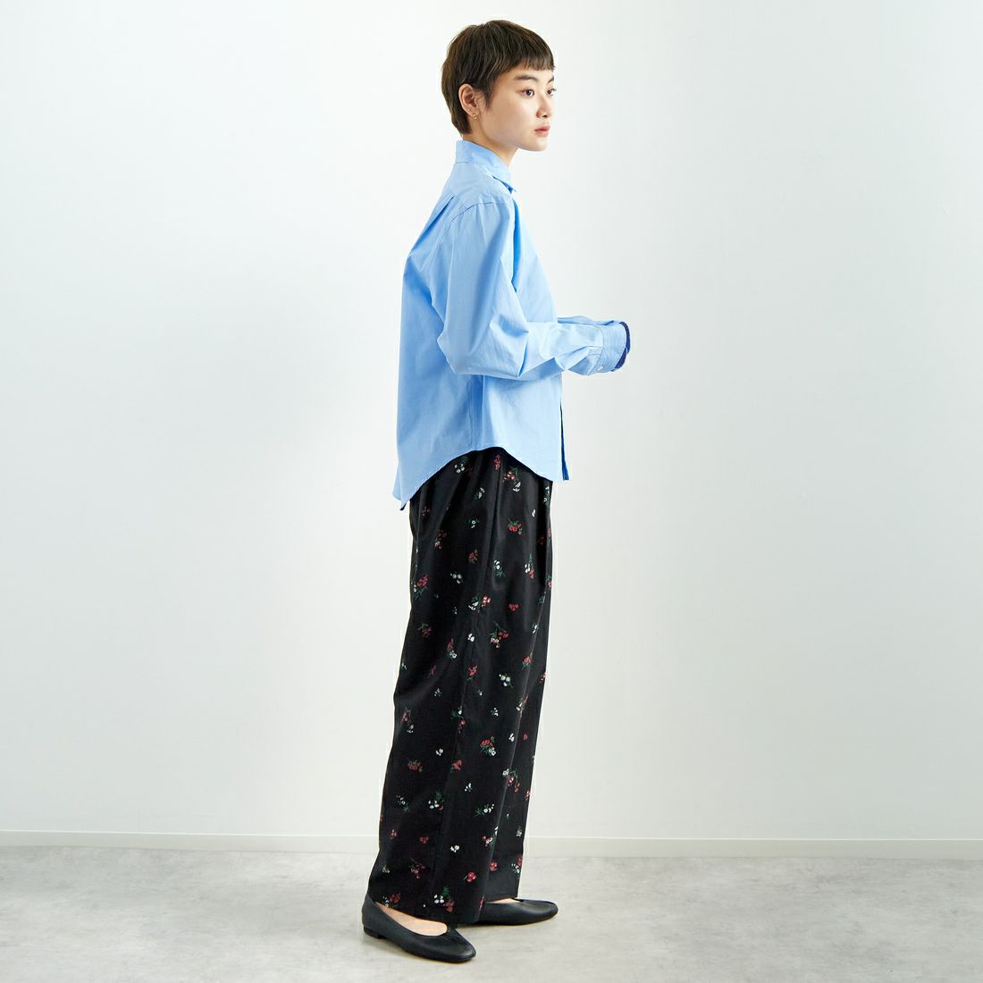 THE SHINZONE [ザ シンゾーン] ショートペックシャツ [25SMSBL12] 83 BLUE &&モデル身長：160cm 着用サイズ：F0&&