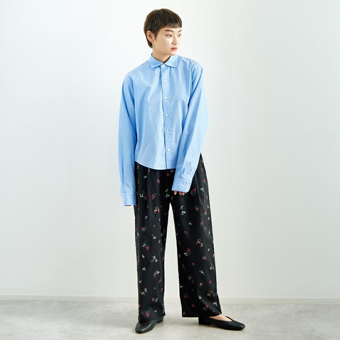 THE SHINZONE [ザ シンゾーン] ショートペックシャツ [25SMSBL12] 83 BLUE &&モデル身長：160cm 着用サイズ：F0&&