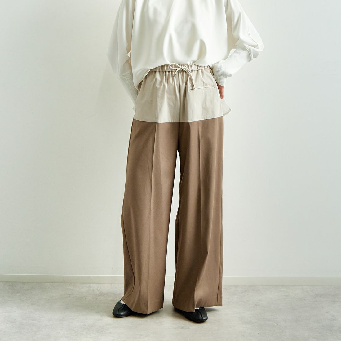 RIM.ARK [リムアーク] コンビネーションリラックスパンツ [460ISS31-0461] 061 L/BRW &&モデル身長：160cm 着用サイズ：36&&