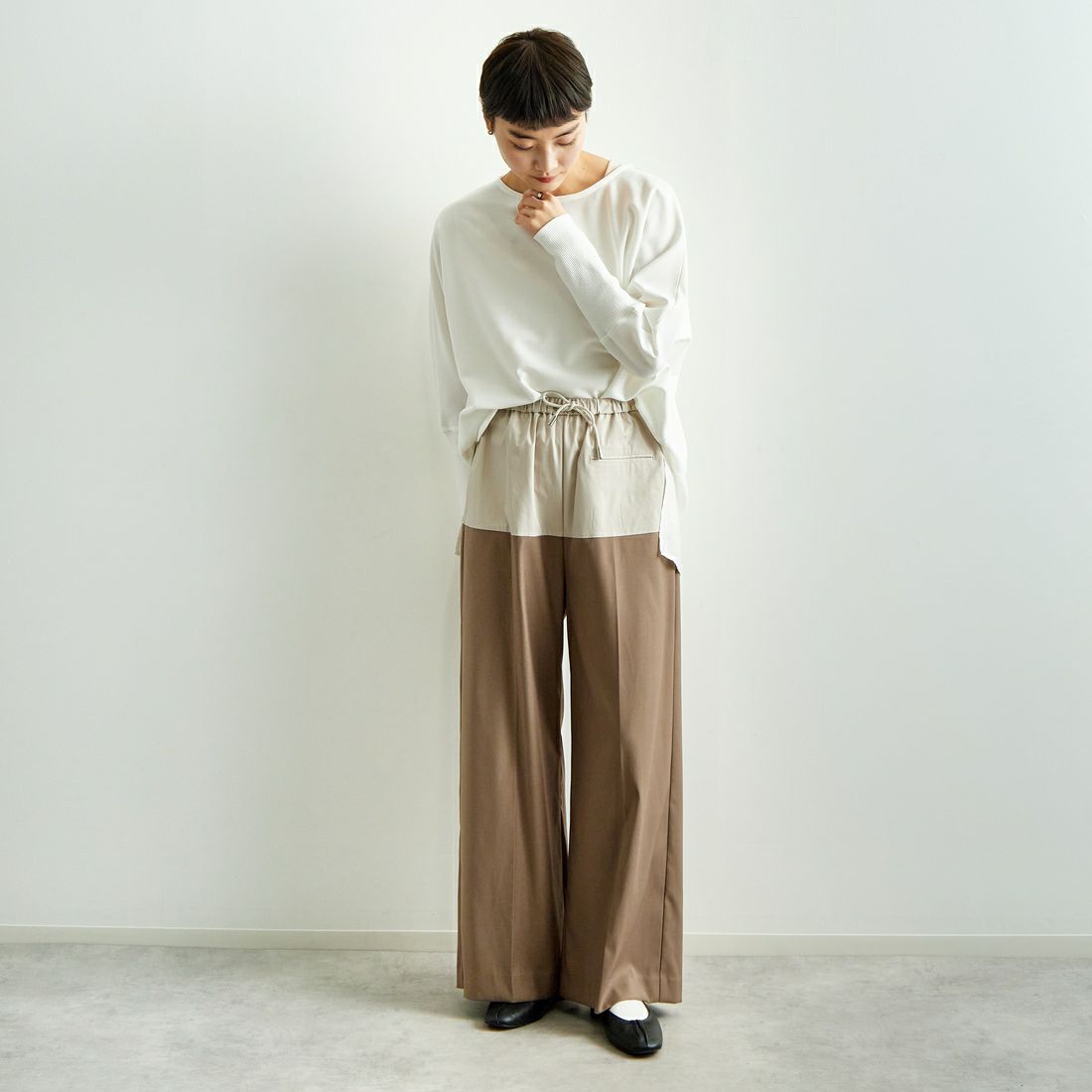 RIM.ARK [リムアーク] コンビネーションリラックスパンツ [460ISS31-0461] 061 L/BRW &&モデル身長：160cm 着用サイズ：36&&
