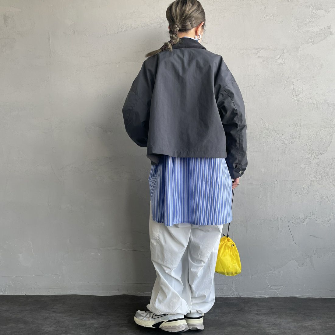 DANTON [ダントン] ナイロンショートジャケット [DT-A0645NTF] CHARCOAL &&モデル身長：150cm 着用サイズ：38&&