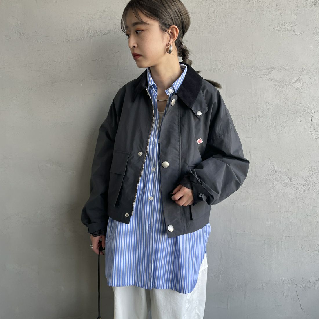 DANTON [ダントン] ナイロンショートジャケット [DT-A0645NTF] CHARCOAL &&モデル身長：150cm 着用サイズ：38&&