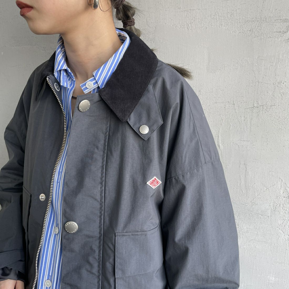 DANTON [ダントン] ナイロンショートジャケット [DT-A0645NTF] CHARCOAL &&モデル身長：150cm 着用サイズ：38&&