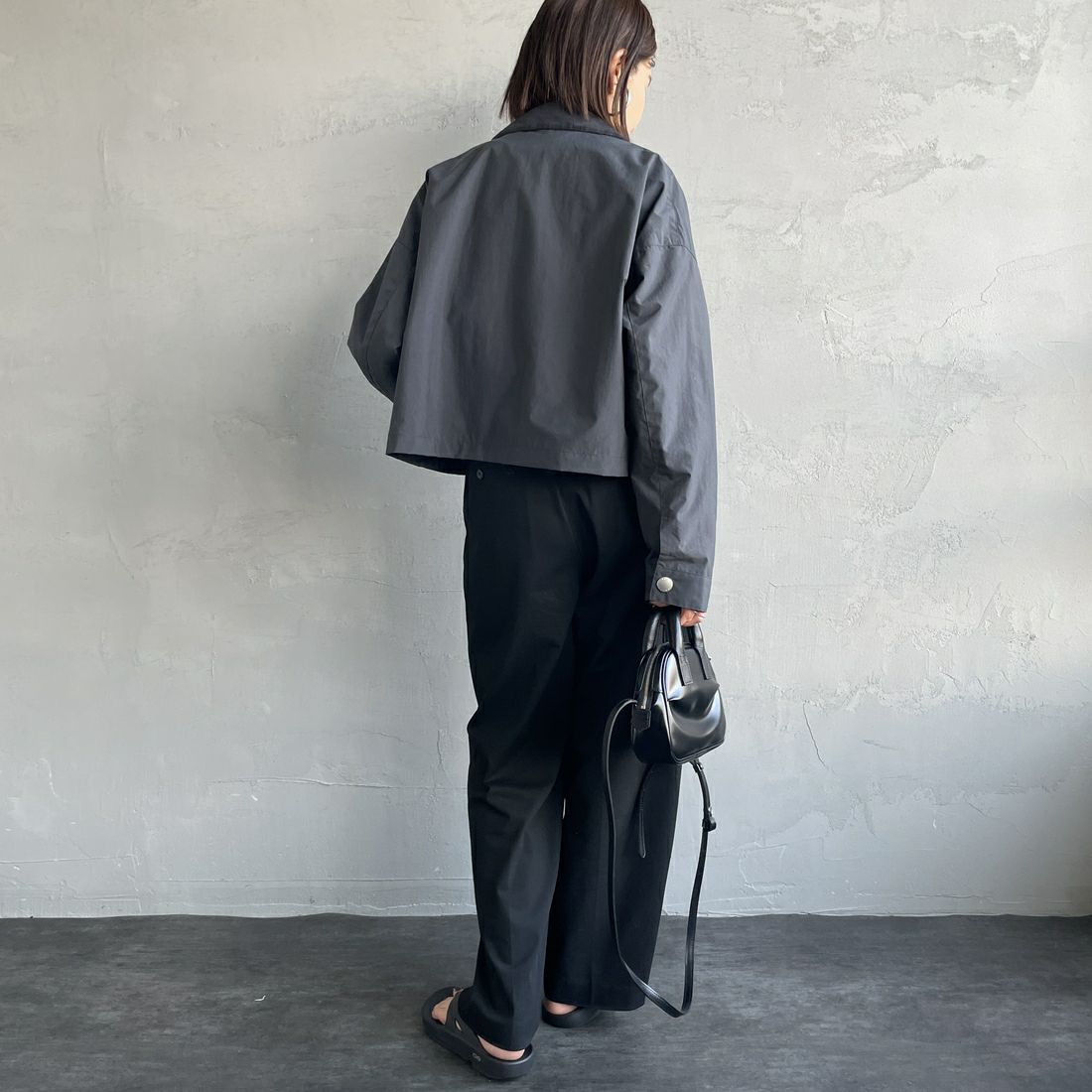 DANTON [ダントン] ナイロンショートジャケット [DT-A0645NTF] CHARCOAL &&モデル身長：159cm 着用サイズ：38&&