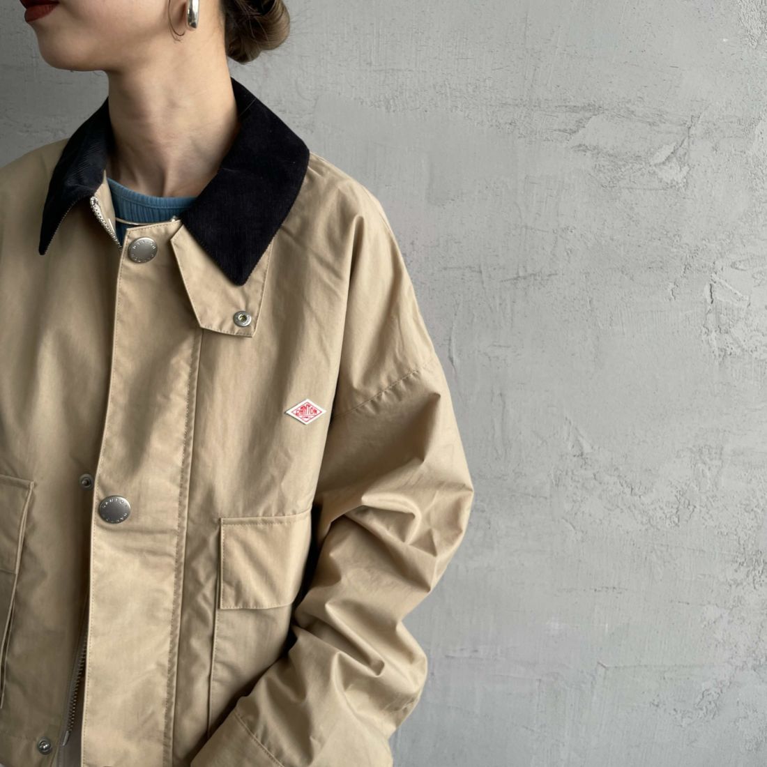 DANTON [ダントン] ナイロンショートジャケット [DT-A0645NTF] SAND BEIGE &&モデル身長：150cm 着用サイズ：38&&