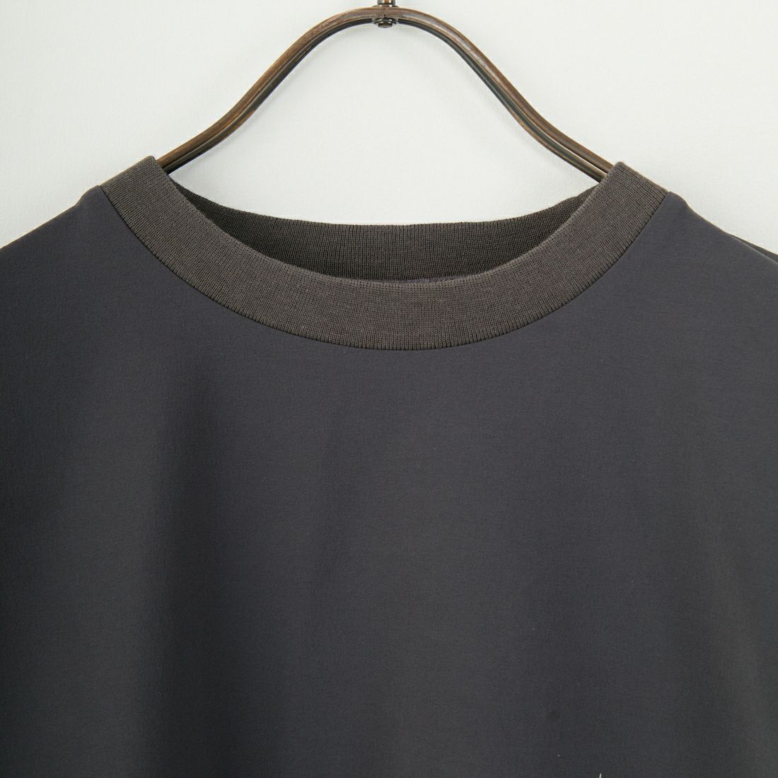 MANHATTAN PORTAGE [マンハッタンポーテージ] 別注 4WAYストレッチ バックプリントTシャツ [25SSMP-IN60-JF] CHARCOAL