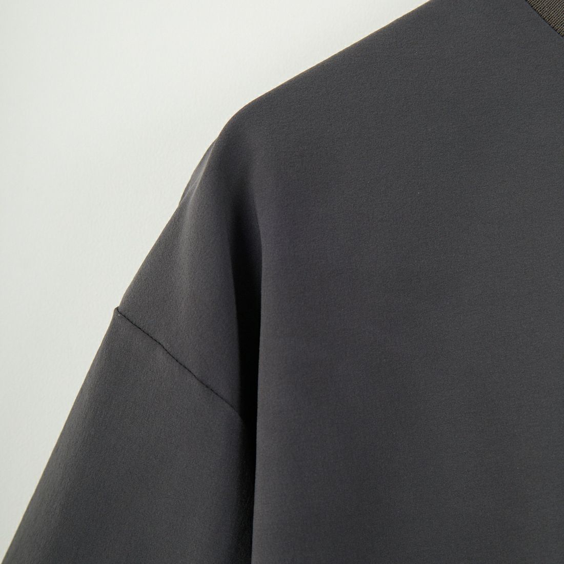 MANHATTAN PORTAGE [マンハッタンポーテージ] 別注 4WAYストレッチ バックプリントTシャツ [25SSMP-IN60-JF] CHARCOAL