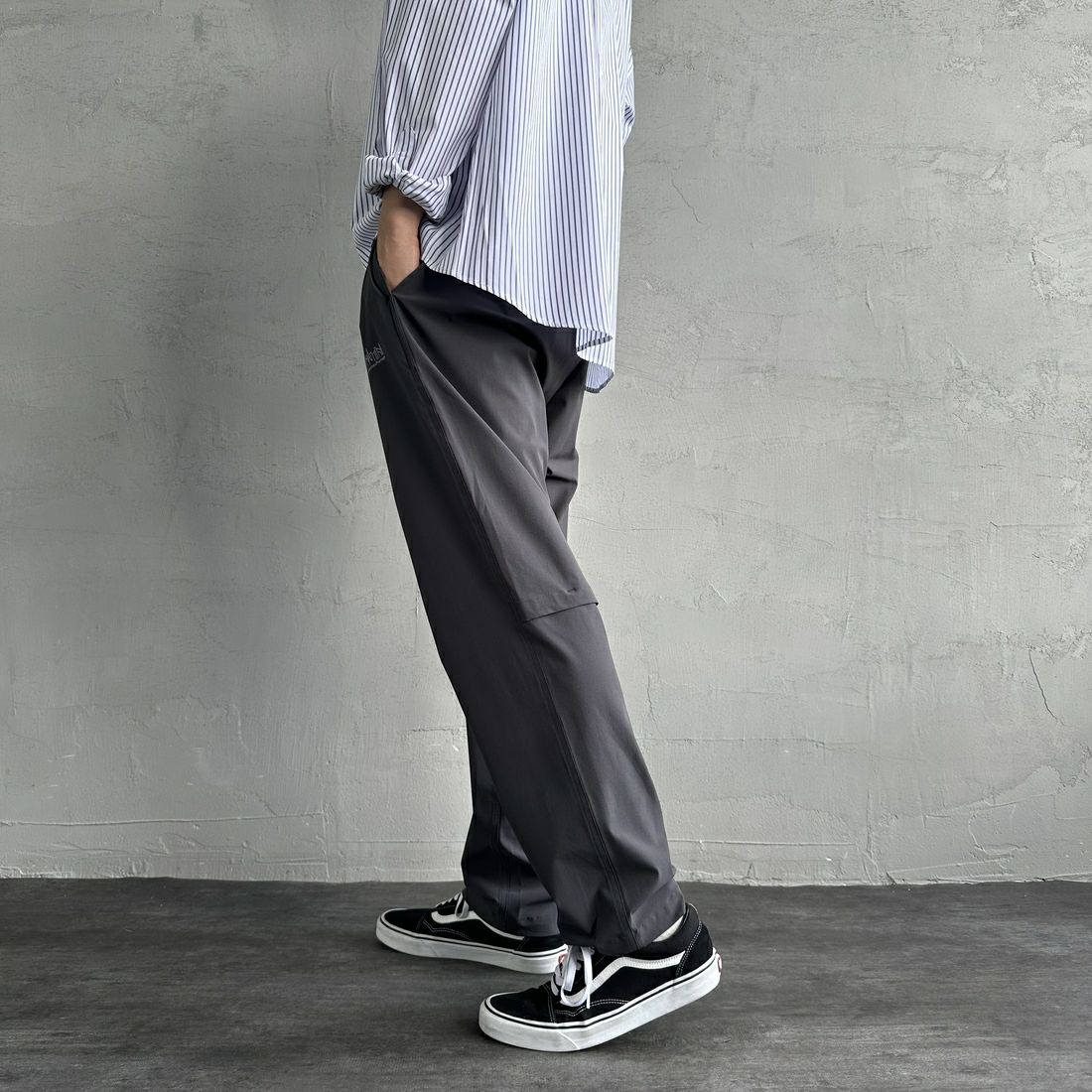 MANHATTAN PORTAGE [マンハッタンポーテージ] 別注 4WAYストレッチ イージーパンツ [25SSMP-IN61-JF] CHARCOAL &&モデル身長：179cm 着用サイズ：L&&