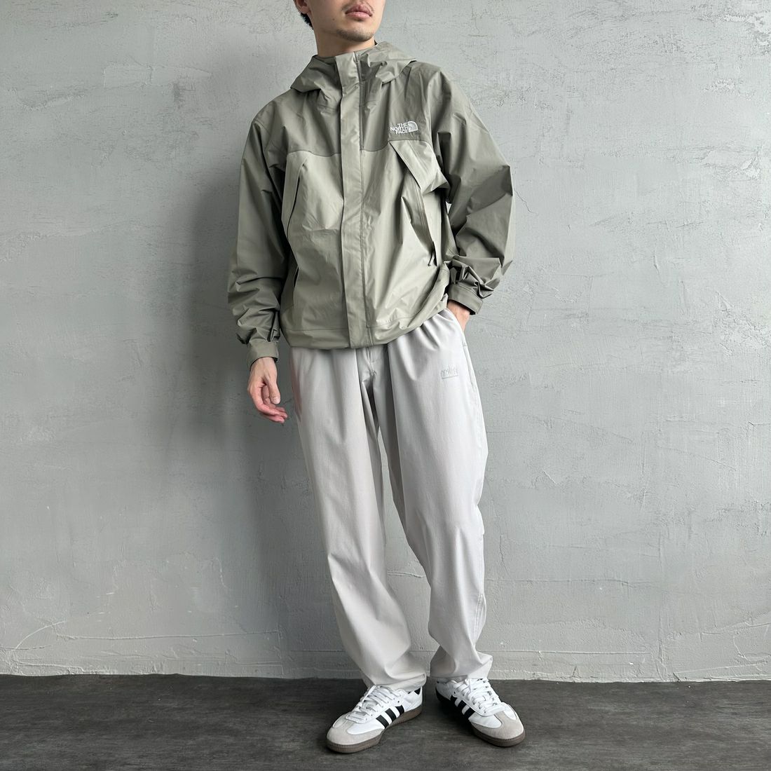 MANHATTAN PORTAGE [マンハッタンポーテージ] 別注 4WAYストレッチ イージーパンツ [25SSMP-IN61-JF] L.GREY &&モデル身長：167cm 着用サイズ：L&&