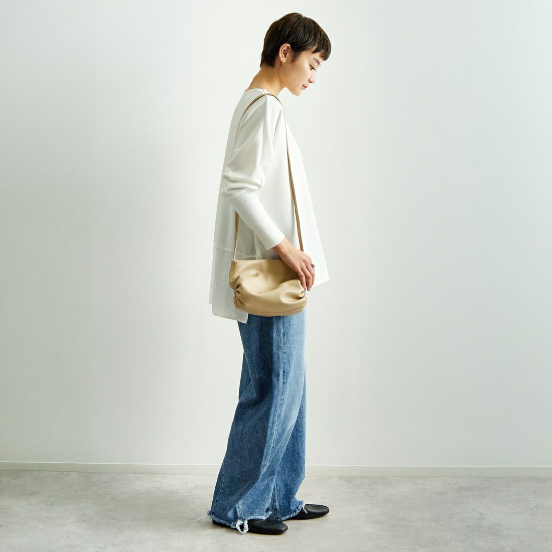 DIGNITE COLLIER [ディニテコリエ] ドルマンジョーゼット ドッキングプルオーバー [80990223] 030 ﾎﾜｲﾄ &&モデル身長：160cm 着用サイズ：F&&